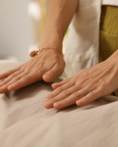 Reiki session for stress relief and nervous system relaxation